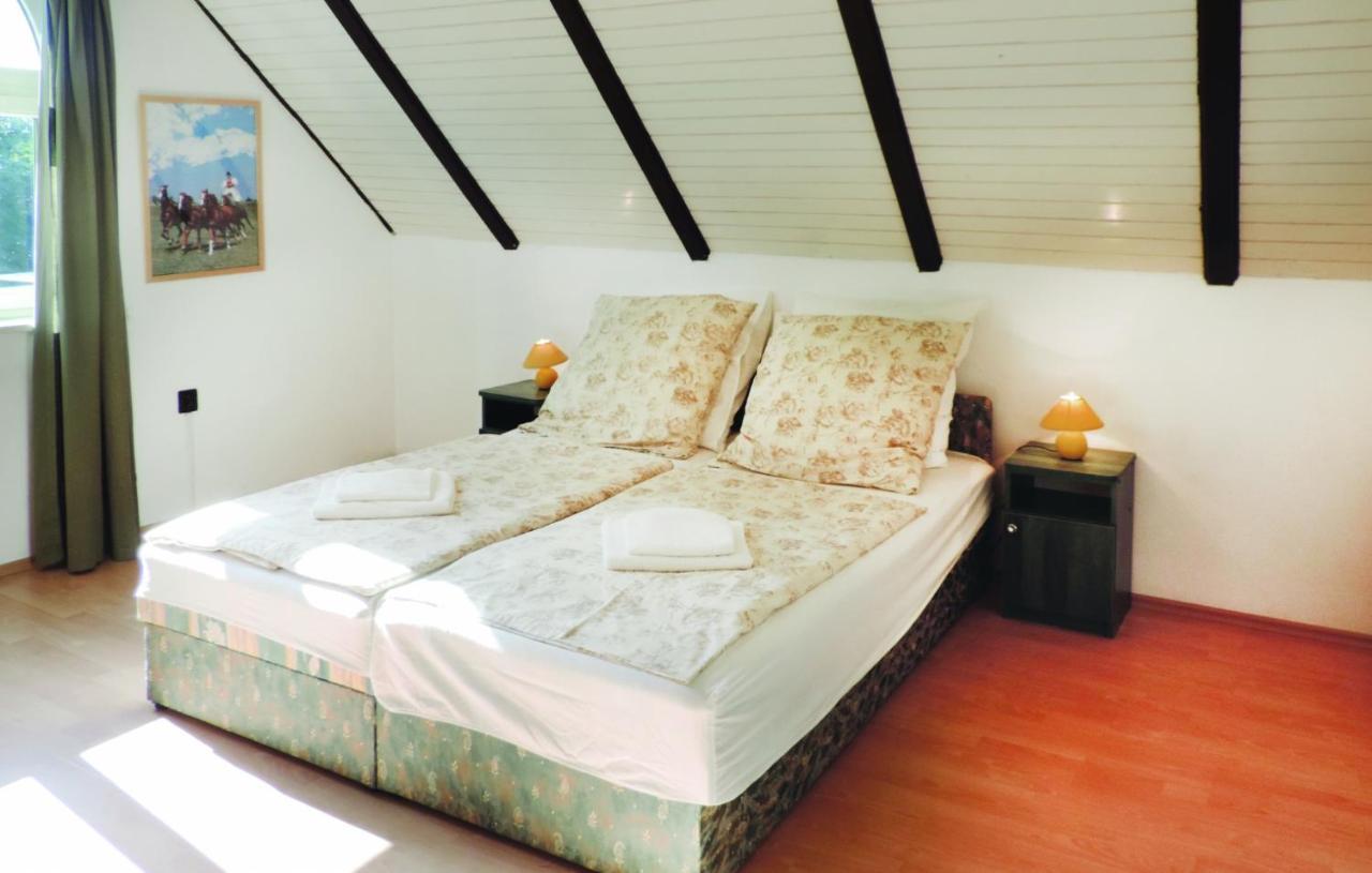 Landhaus Toereki Mit Pool Siófok Exteriör bild